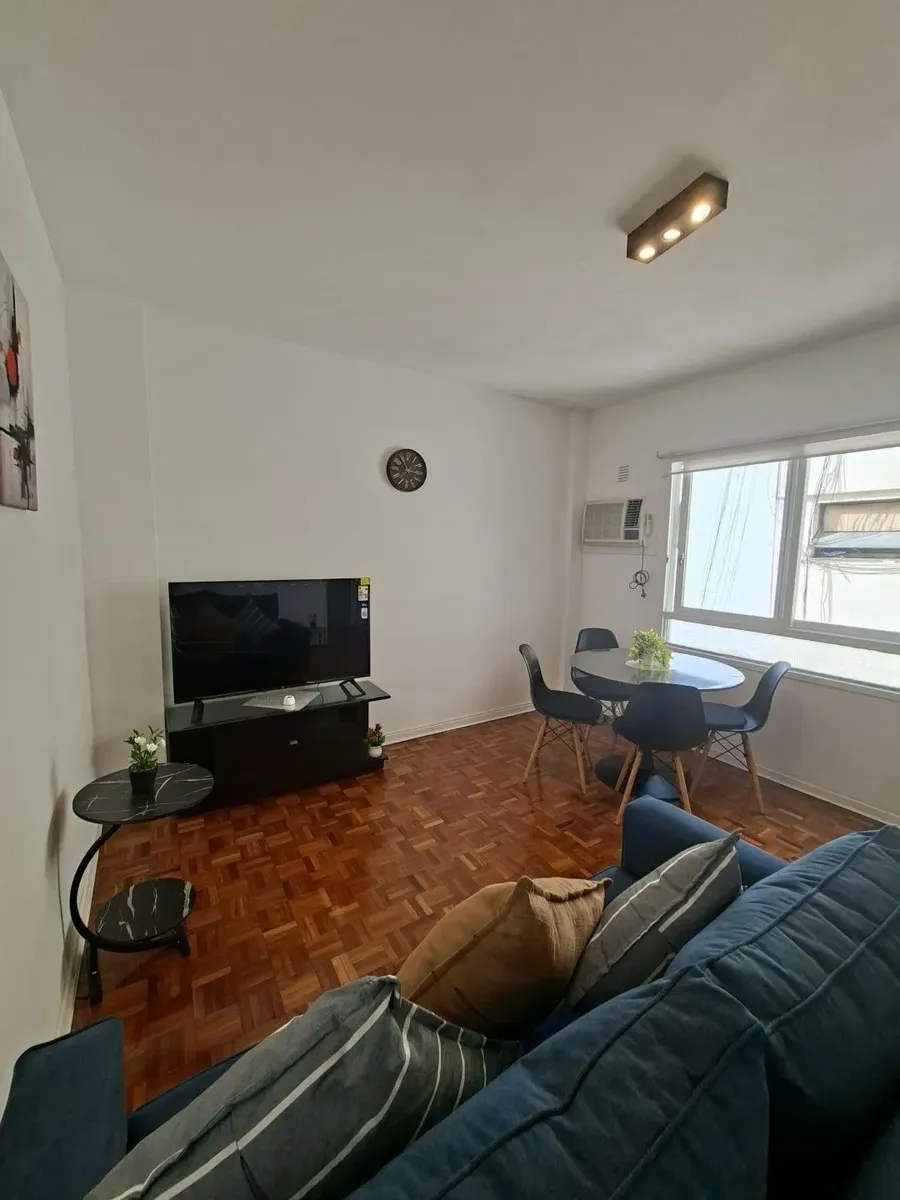 5º piso con balcón y AC