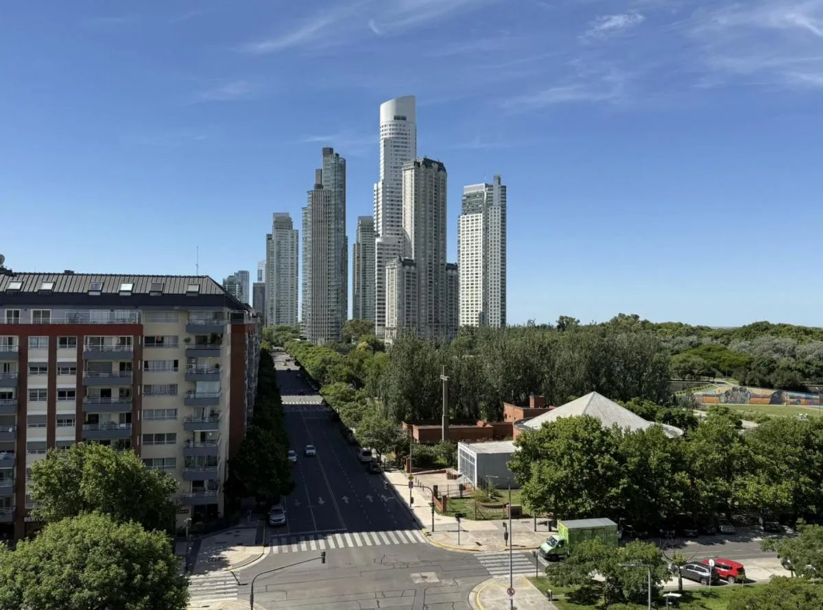80 m², balcón y 2 baños
