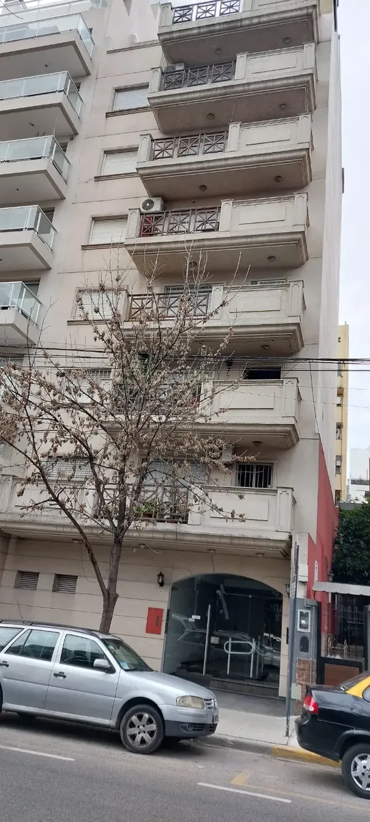 4to piso, balcón y parrilla
