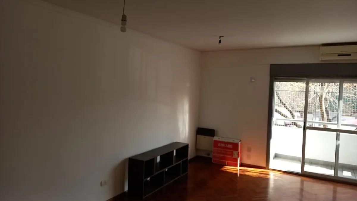 Excelente Monoambiente Muy Luminoso Y Ventilado. 42 Metros Totales. Aire Acondicionado. Estufa Tiro Balanceado Nueva