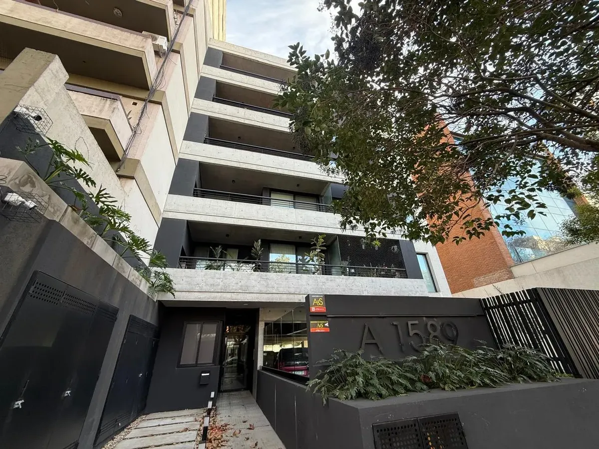 2° piso con balcón terraza