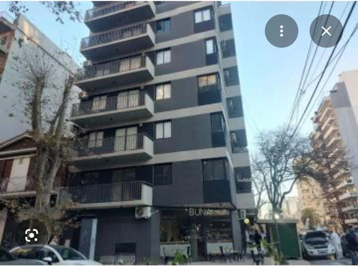 1 ambiente con balcón