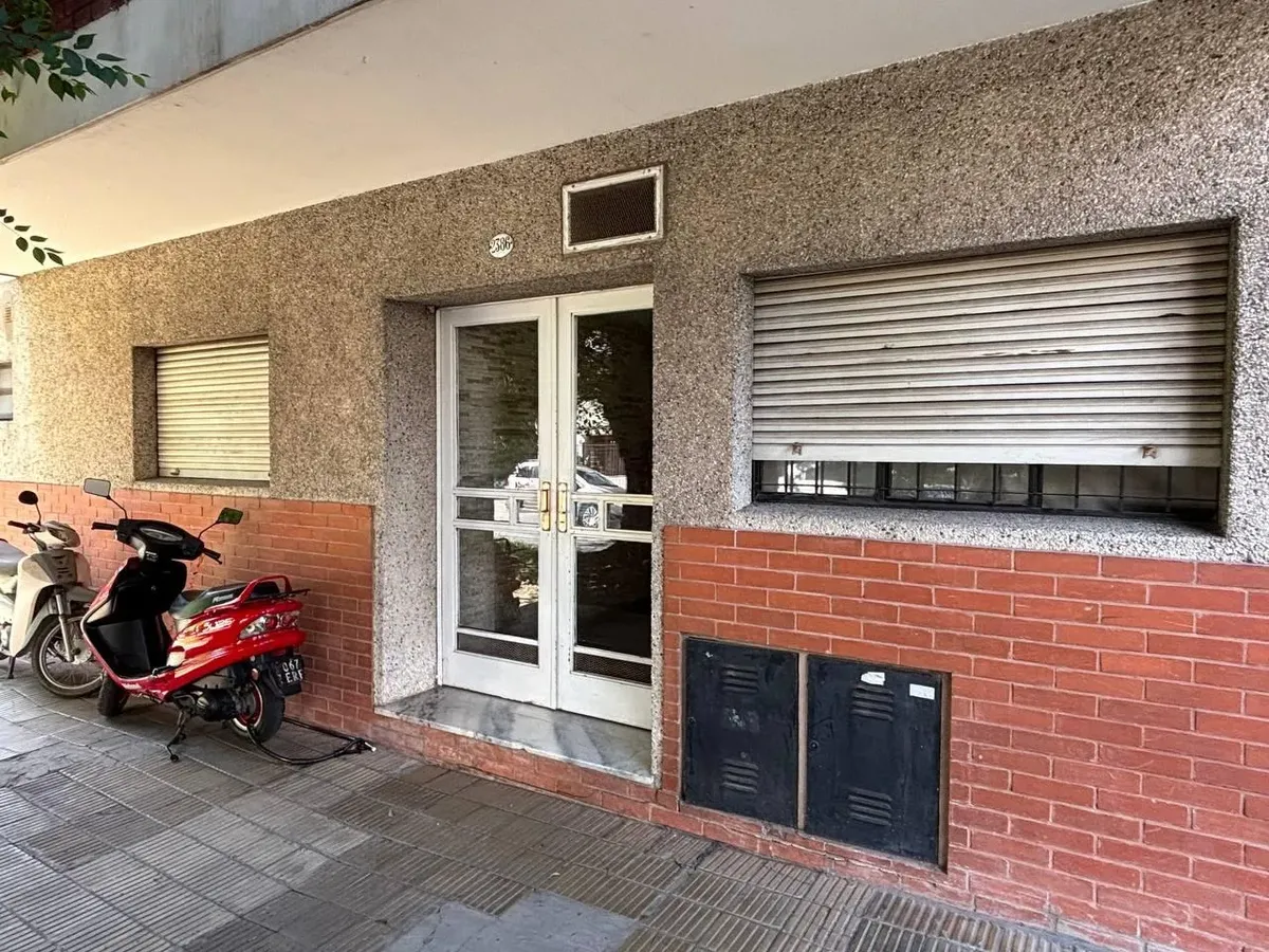 Studio, renovated, no elevator