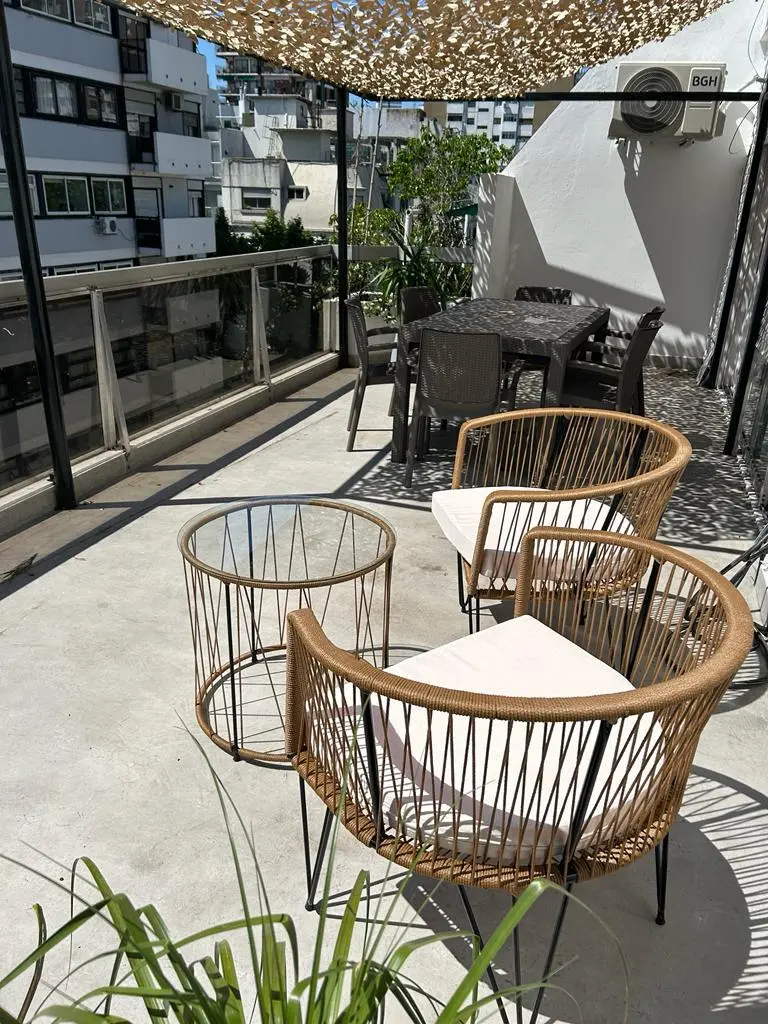 4-bedroom apartment with balcony-terrace in Palermo