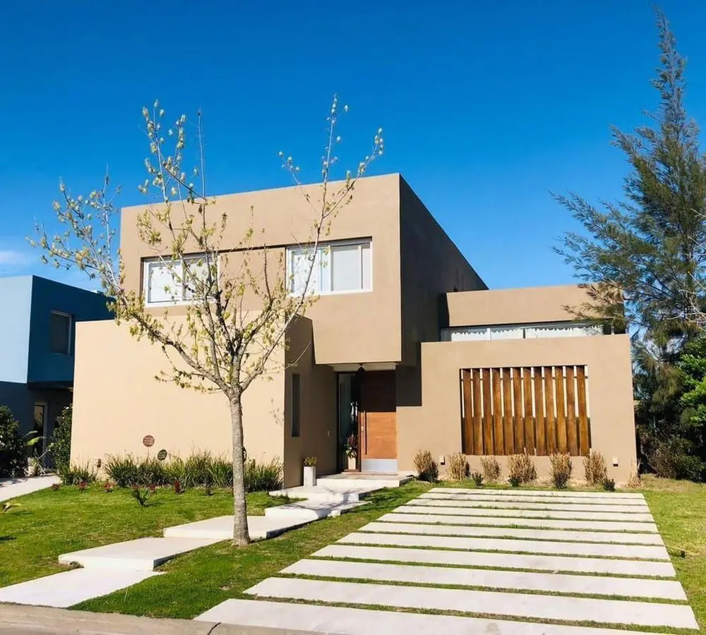Modern four-bedroom house for temporary rental in Los Alisos, Nordelta (Tigre)