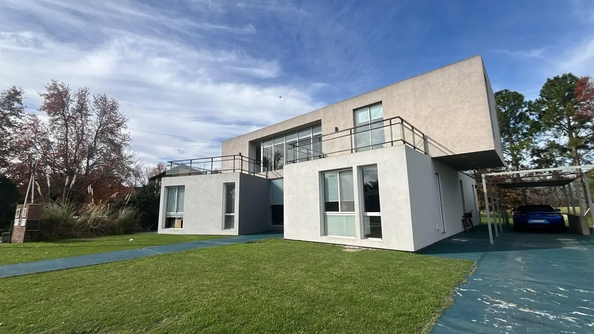 Chalet a estrenar de 4 dormitorios en La Matanza