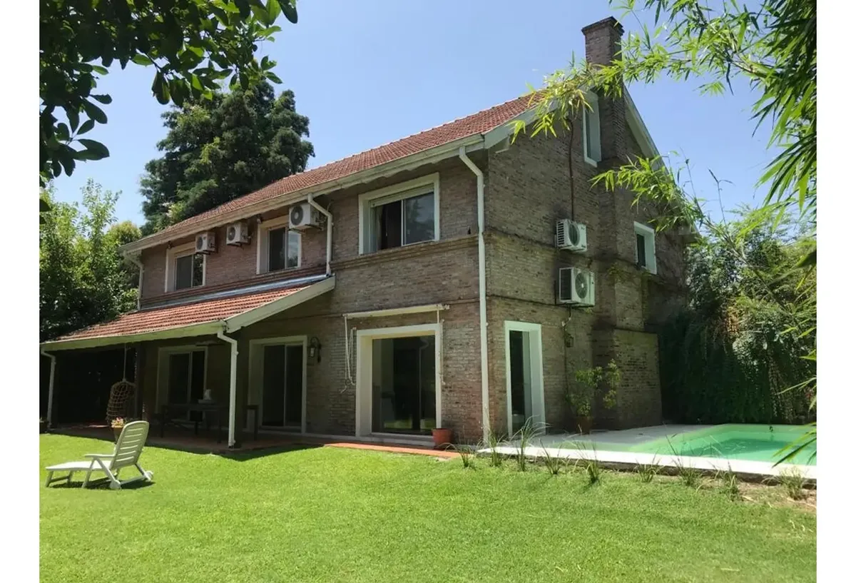 Casa mobiliada de 4 dormitórios para aluguel temporário em San Fernando