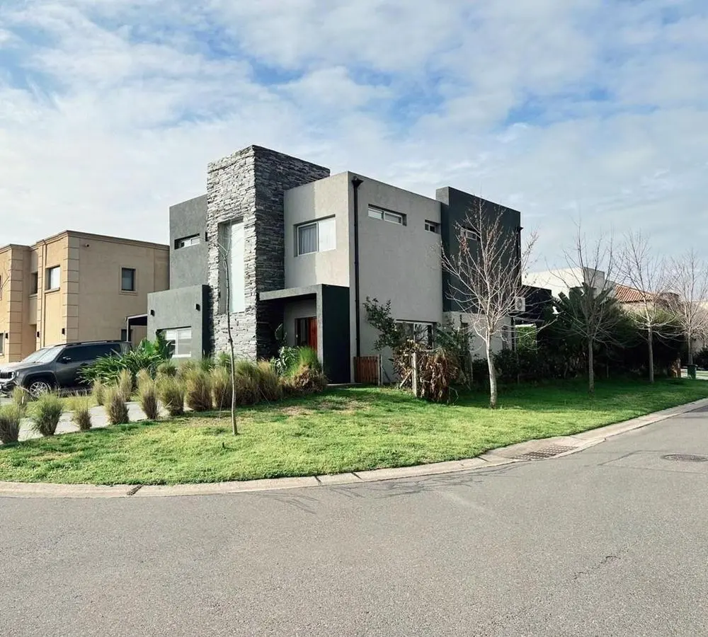 Apartamento de 4 dormitórios em Tigre