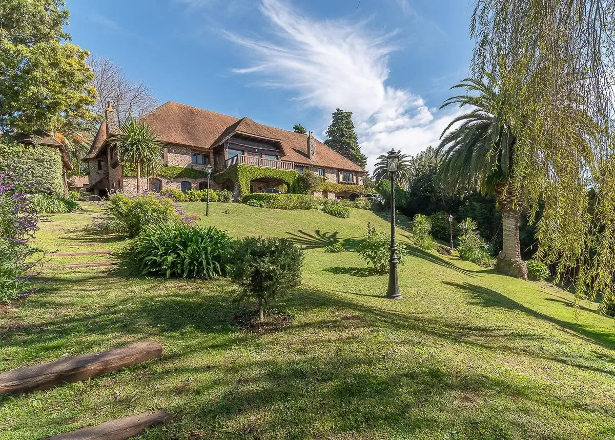 Дом с 7 спальнями в Acassuso