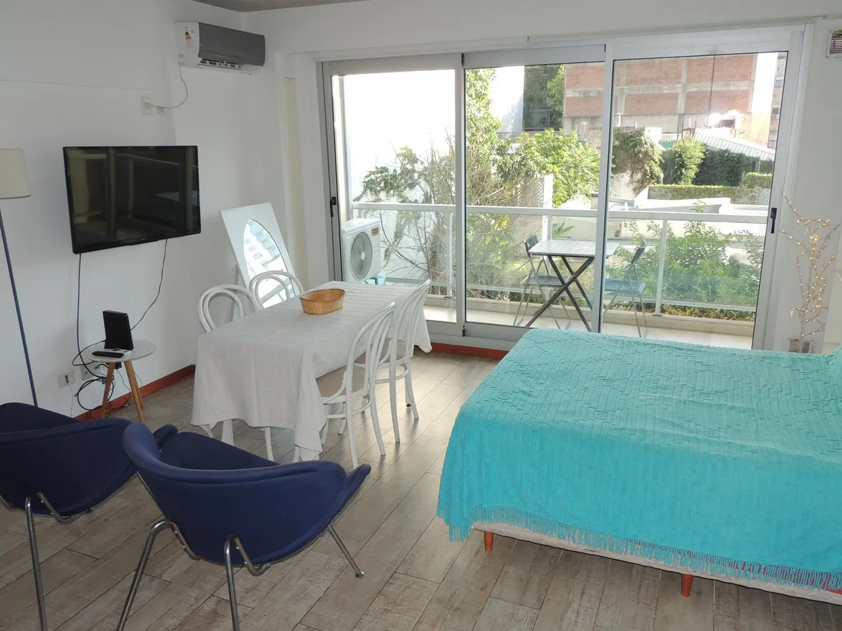 Furnished studio apartment with balcony in Recoleta