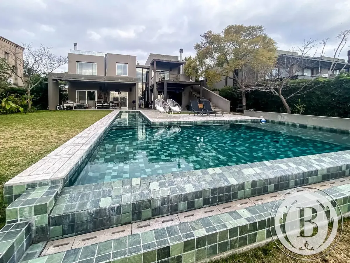 Four-bedroom apartment rental in Tigre