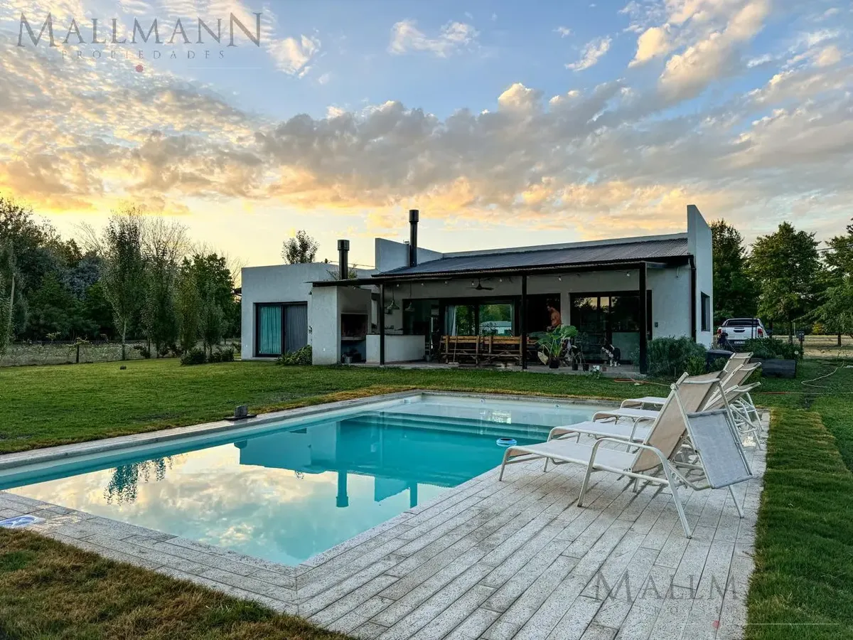 Venta/alquiler Casa 3 Amb Vista Interna En Tessalia