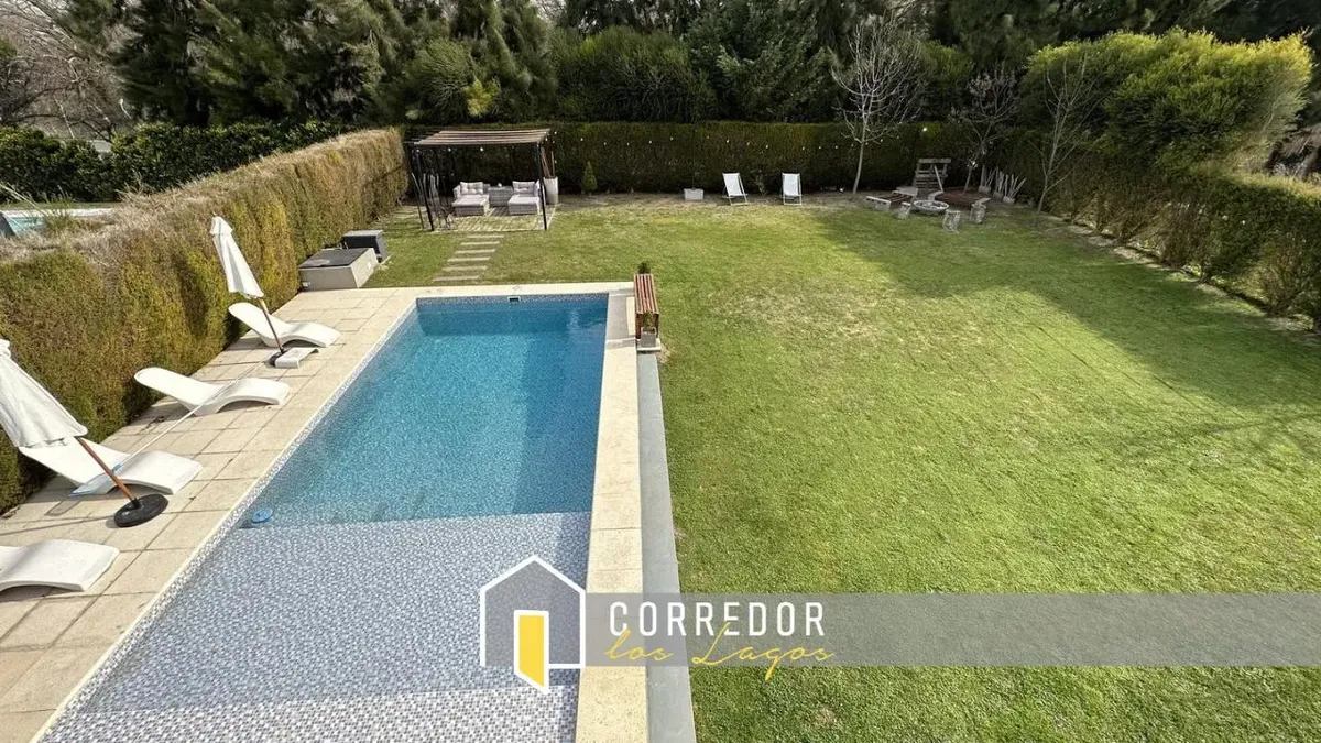 Casa de 3 dormitórios para aluguel temporário em Escobar