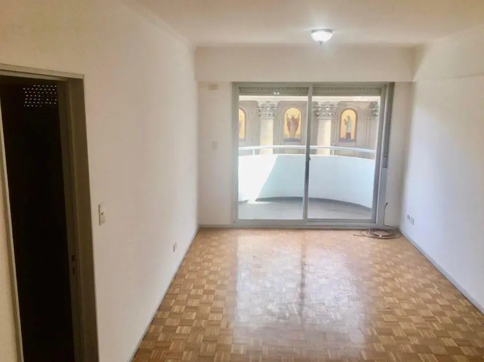 Apartamento de dois ambientes sem mobília em San Nicolás