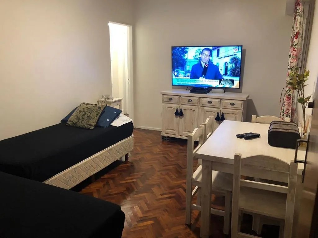 Two-room furnished apartment with interior balcony in Recoleta