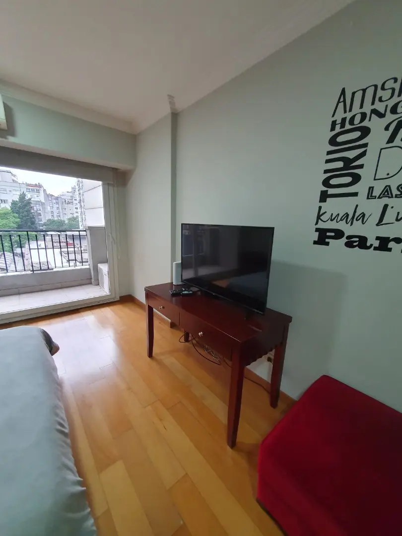 Monoambiente studio con cochera en Recoleta
