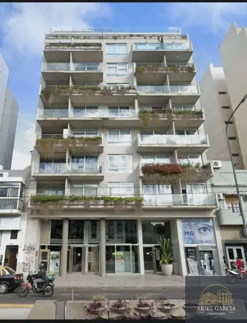 Monoambiente con balcón en Villa del Parque