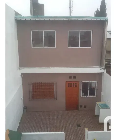 Ground-floor or upper PH with 1 bedroom in Lomas de Zamora