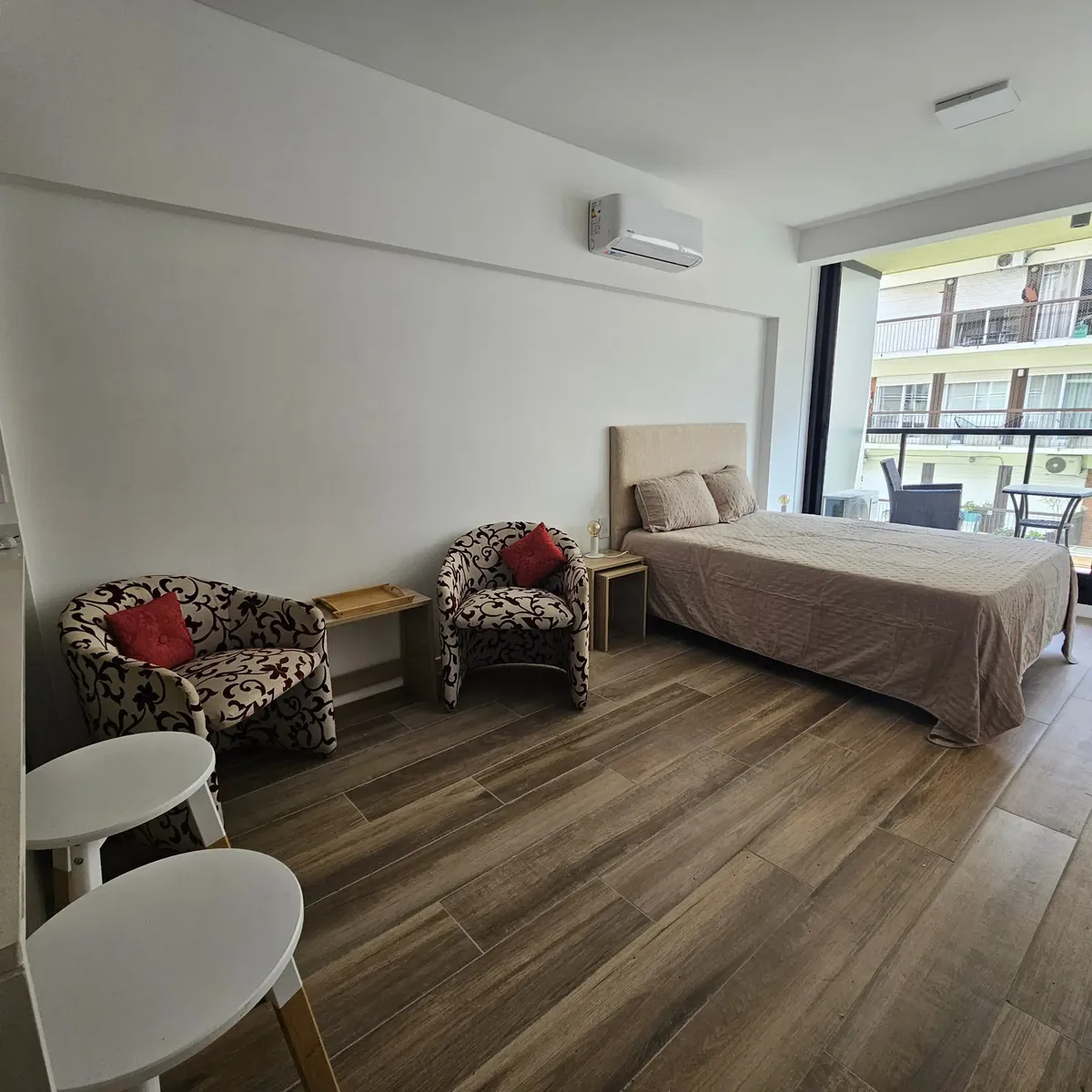 Kitnet mobiliada e equipada em Palermo