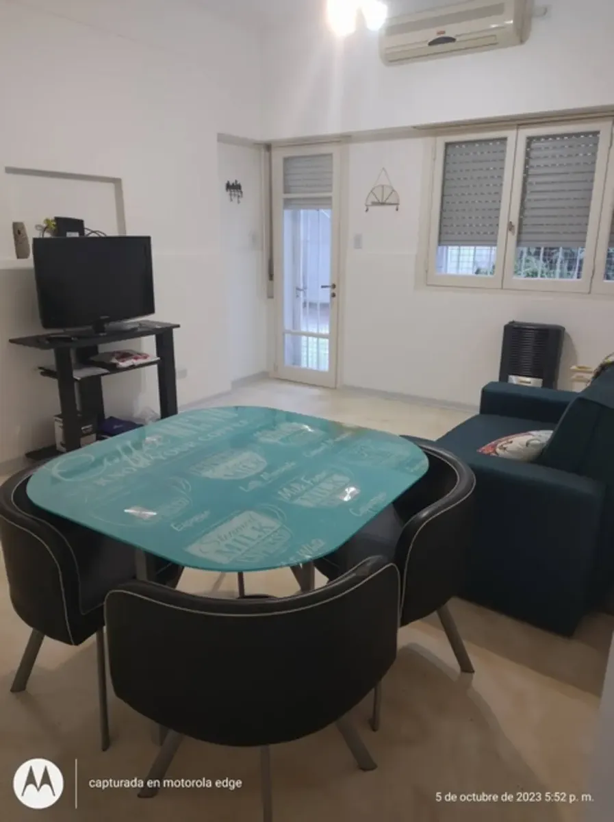 Departamento De Dos Ambientes Con Patio, Alquiler Temporal, Flores