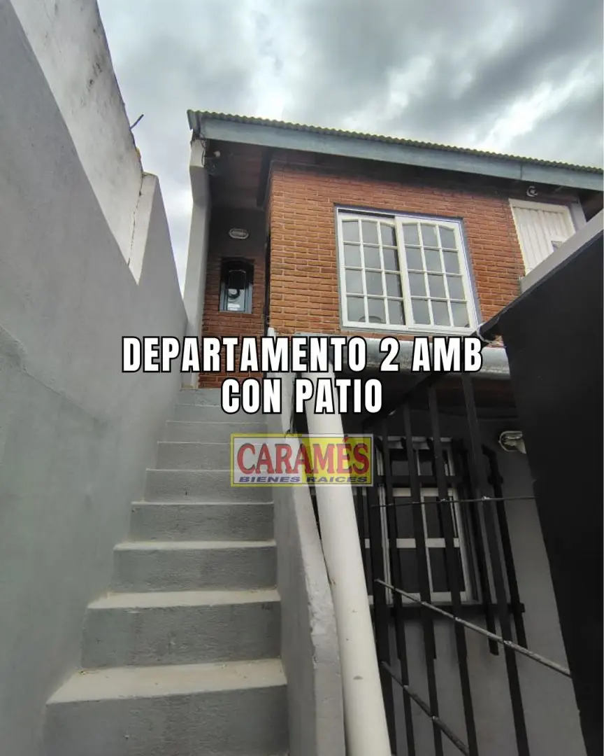 Apartamento de dois ambientes com pátio individual em Lanús Oeste