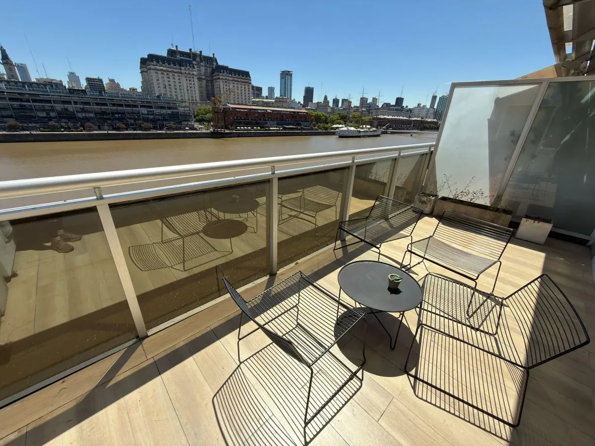 Apartamento de 3 quartos em dois níveis mobiliado em Puerto Madero