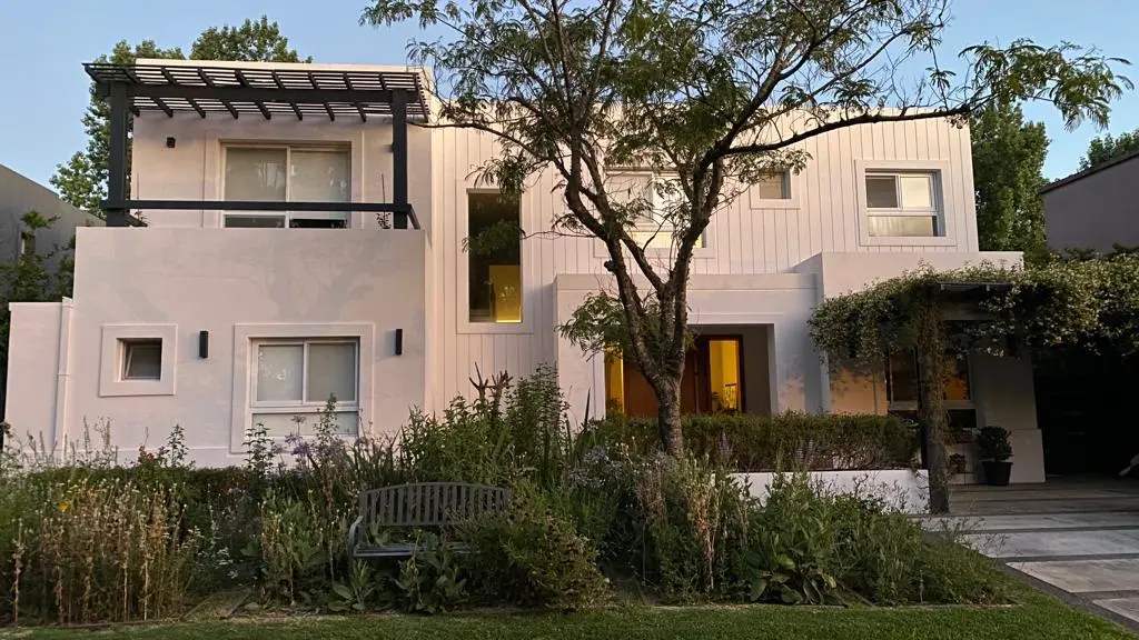 Casa mobiliada com 4 quartos em Santa Barbara, Tigre