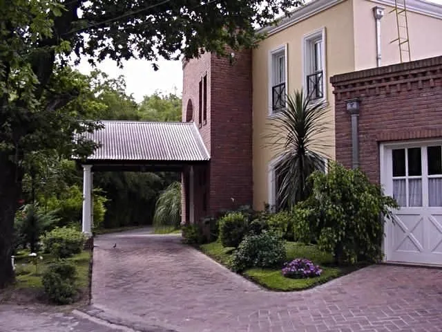 Chalet de 5 ambientes en Barrio Cerrado El Jagüel, Ituzaingó