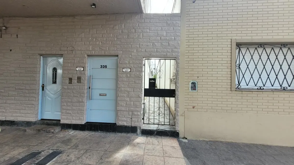 PH de três ambientes com 2 dormitórios em Morón