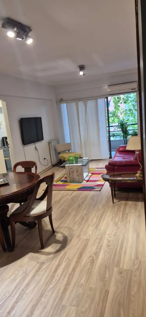 Apartamento de três ambientes mobiliado em Palermo