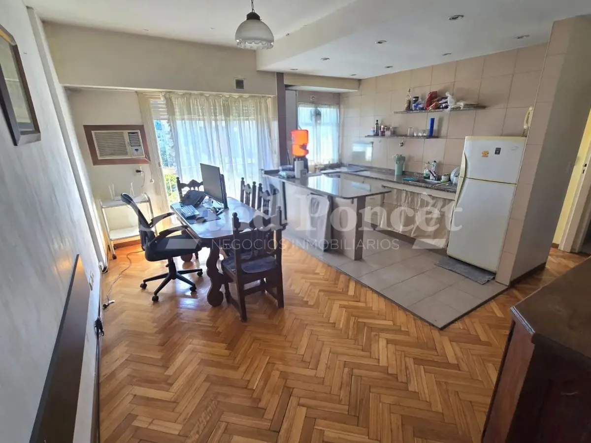 Departamento de 2 ambientes con balcón francés en Monserrat
