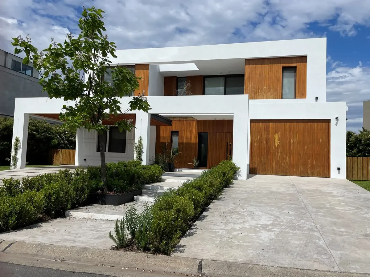 Six-bedroom house for temporary rent in Virazón, Nordelta (Tigre)