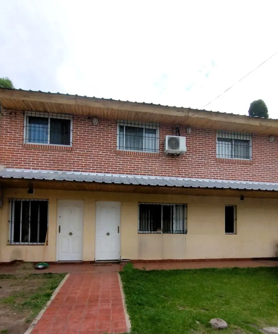 Apartamento duplex de 3 ambientes em Ituzaingó