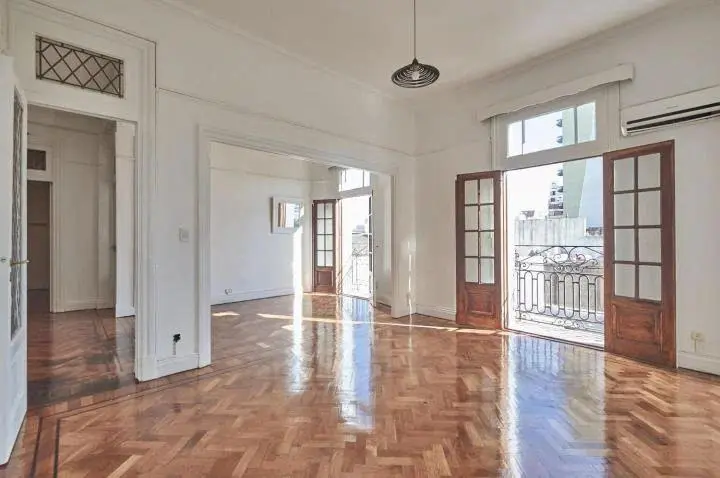 Apartamento de 4 ambientes com 2 quartos em Monserrat