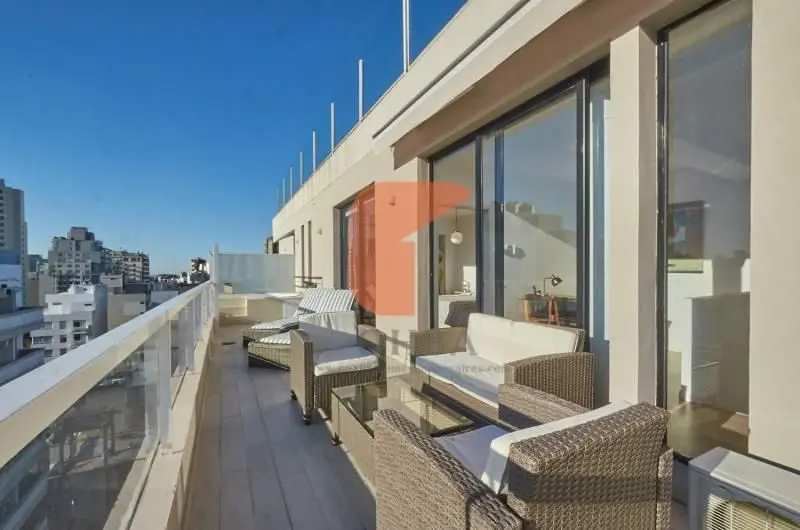 Two-bedroom duplex apartment in Palermo