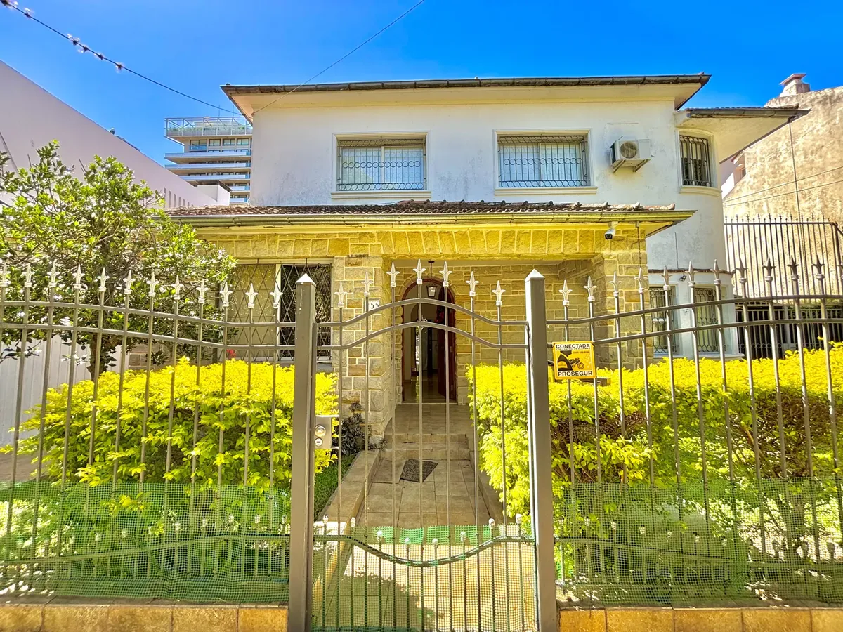 Seven-room chalet in La Lucila