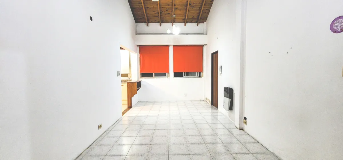 Apartamento de três ambientes com vaga de garagem em Hurlingham