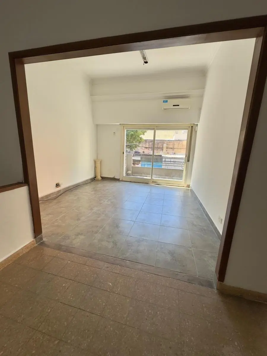 PH comercial de 5 ambientes en Monserrat