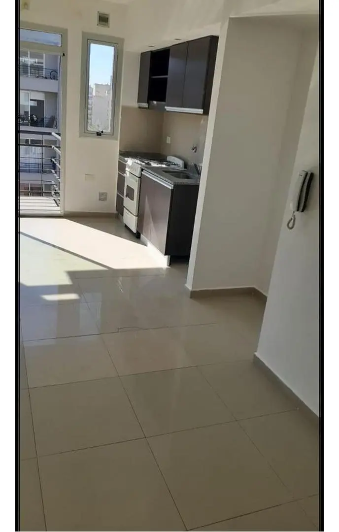 Unfurnished studio apartment in Almagro