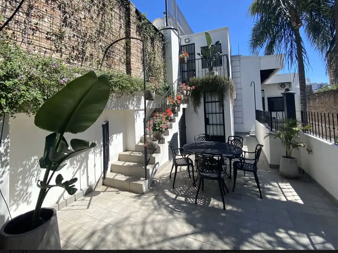 Apartamento de 3 ambientes com terraço privativo em San Telmo