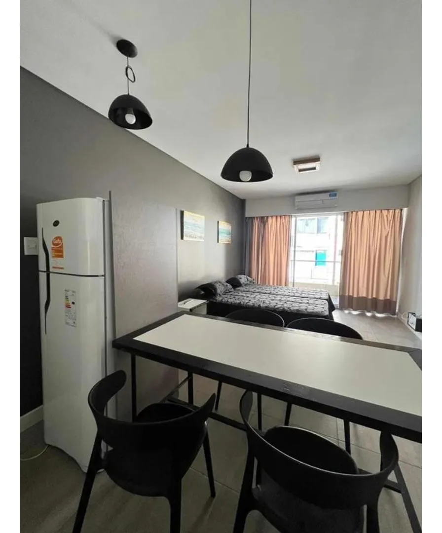 Monoambiente en Balvanera con balcón y cochera