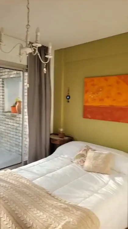 Apartamento de três ambientes com varanda-terraço em Palermo
