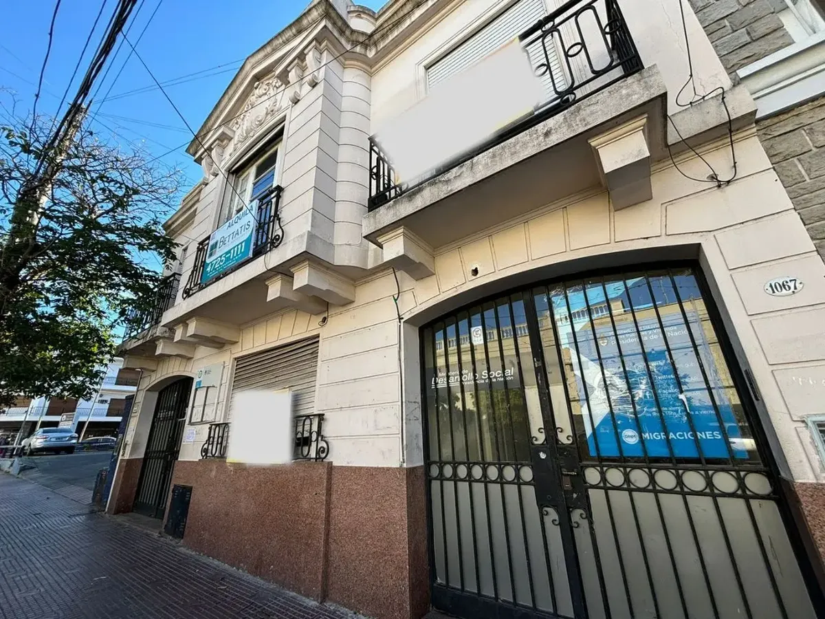 House in San Fernando for commercial use with 5 bedrooms