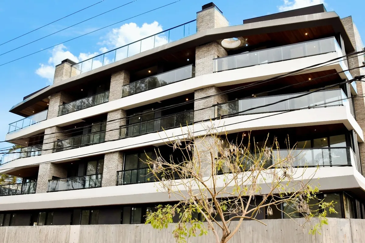 Kitnet tipo loft com pátio e área de churrasco no Parque Leloir