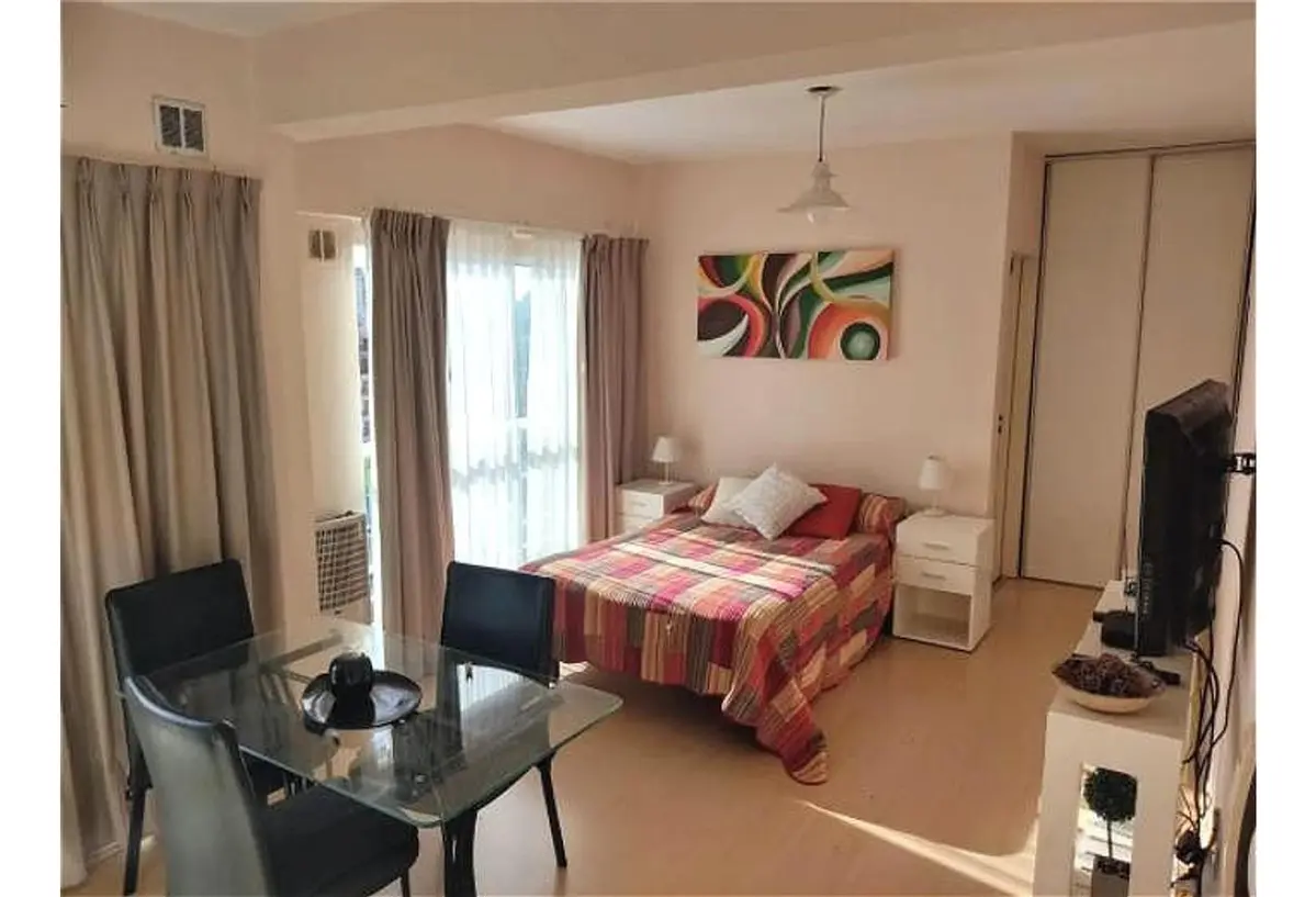 Furnished studio apartment in Almagro