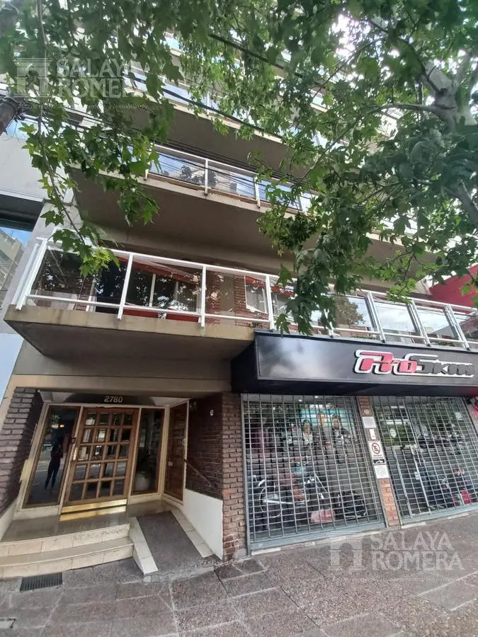 Apartamento de três ambientes com 2 dormitórios em Olivos