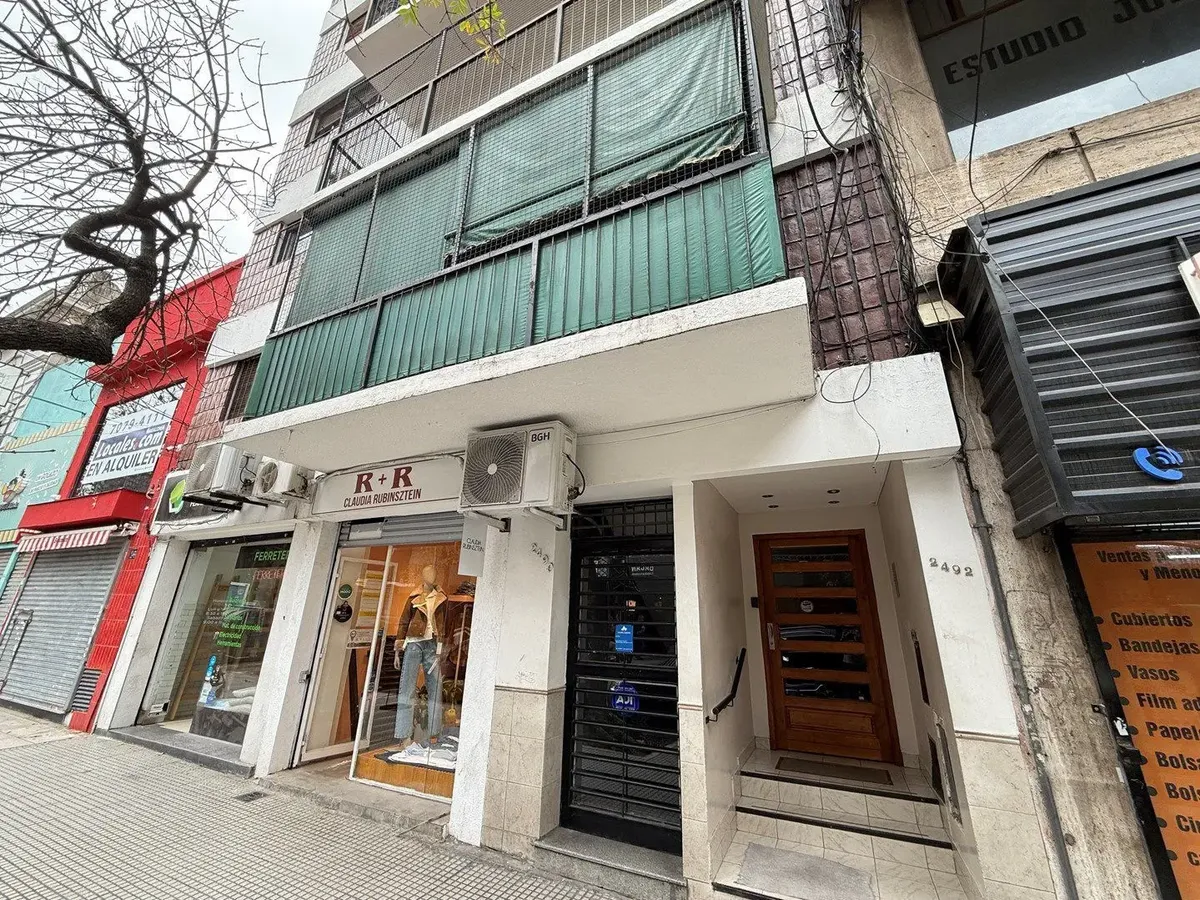 Аренда трёхкомнатной квартиры с внутренним двориком в Belgrano
