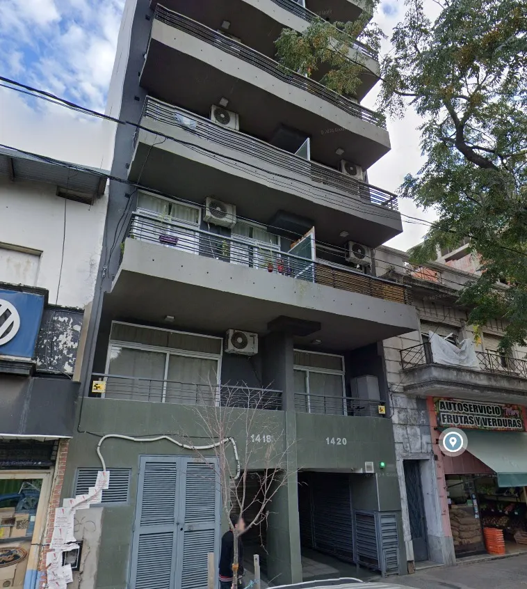 Monoambiente en alquiler con patio en Villa Luro