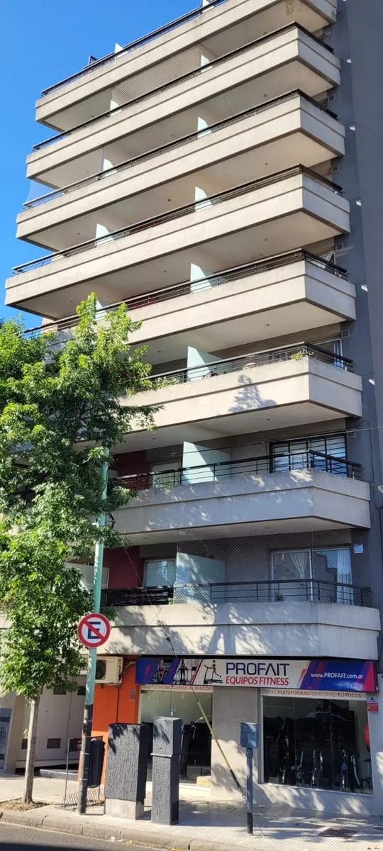 Kitnet com varanda de frente em Agronomía