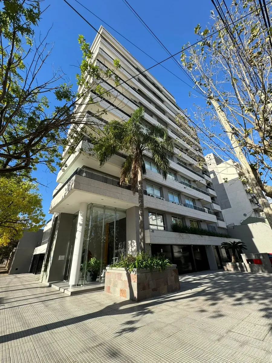 Apartamento de dois ambientes com varanda em Lanús